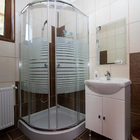 Pensiunea Royal Garden Guest house 3*